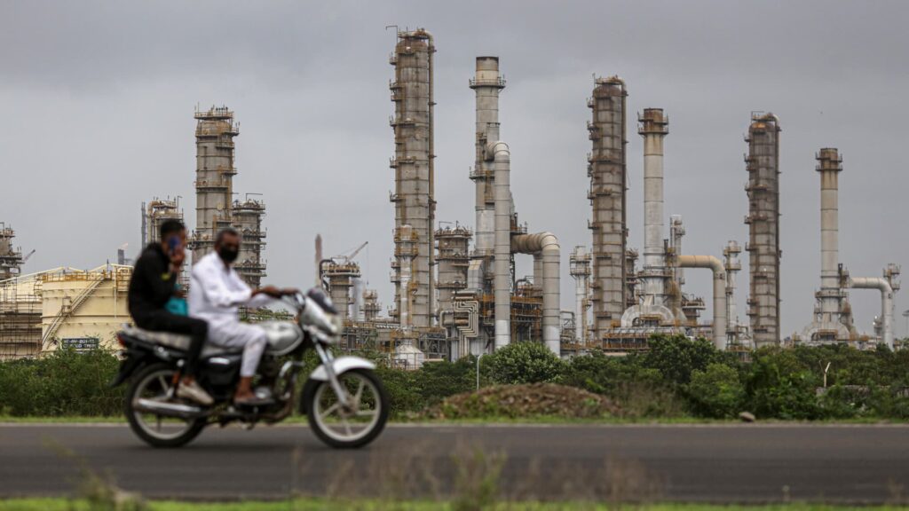 108121904-1743046749258-gettyimages-1234869791-INDIA_RELIANCE.jpeg