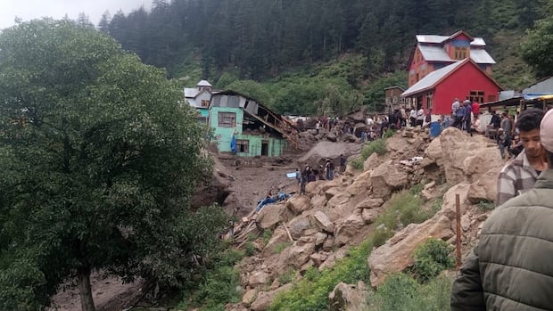 1755426263_india-kashmir-flash-floods.jpg