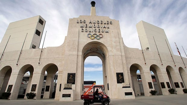 los-angeles-memorial-coliseum-160113-1180.jpg