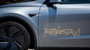 tesla-robotaxi-2025-1200x675.jpg