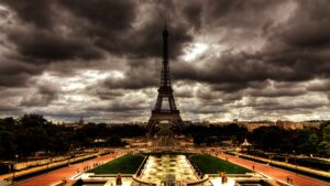 100709882-storm-clouds-over-Paris-Eiffel-Tower.jpg