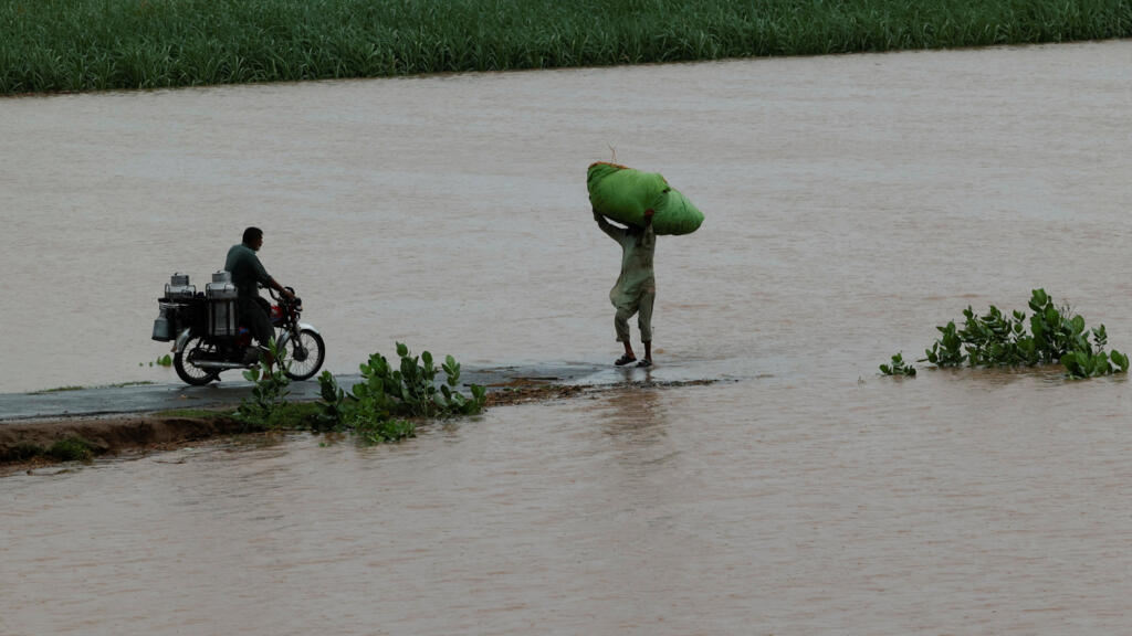 2025-08-30T073235Z-1692490720-RC2IHGAM5D2L-RTRMADP-3-ASIA-WEATHER-SOUTHASIA.jpg