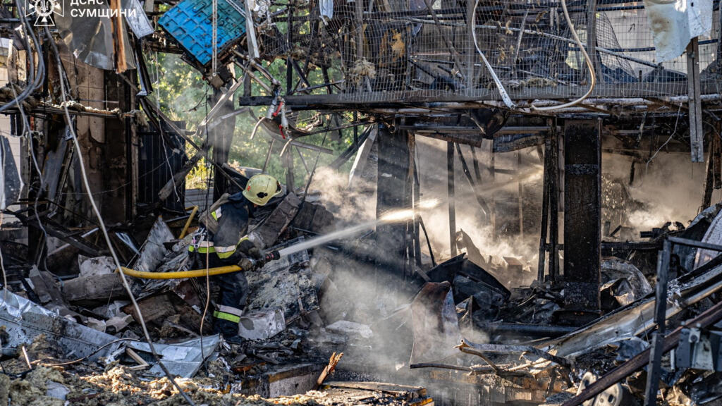 2025-09-12T084515Z-817923434-RC28QGA4VQUC-RTRMADP-3-UKRAINE-CRISIS-ATTACK-SUMY.jpg