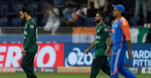 Will-India-and-Pakistan-captains-stand-together-during-the-pre-final-trophy-shoot.webp.webp