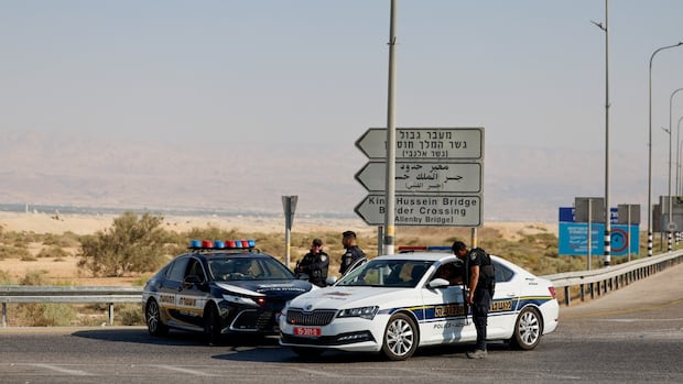 israel-palestinians-shooting-crossing.JPG