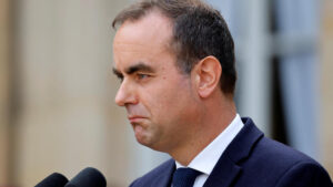 2025-09-10T105614Z-1926341689-RC2YOGAQOE63-RTRMADP-3-FRANCE-POLITICS.jpg