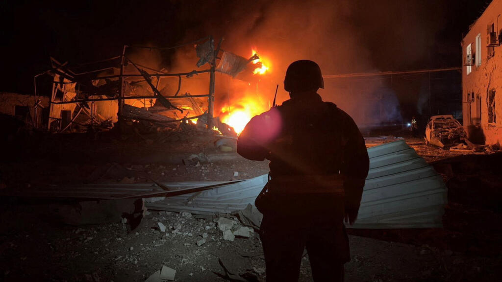 2025-10-05T045228Z-441932511-RC2G5HA1OXD4-RTRMADP-3-UKRAINE-CRISIS-ATTACK-ZAPORIZHZHIA.jpg