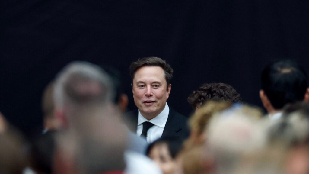 elon_musk_at_event-1200x675.jpg